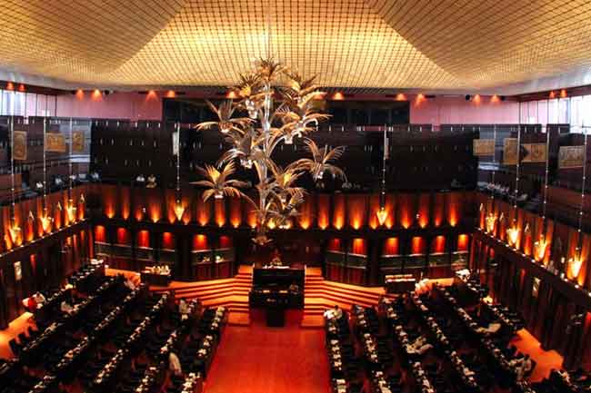 පළාත් සභා ඡන්ද විමසීම පැවැත්වීම ගැන යෝජනා දෙන්න පාර්ලිමේන්තු විශේෂ කාරක සභාවක්