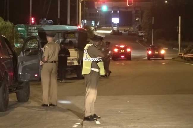 දොඩන්ගොඩින් අධිවේගී මාර්ගයට ඇතුළුවන හා පිටවන වාහන විශේෂ පරීක්ෂාවකට