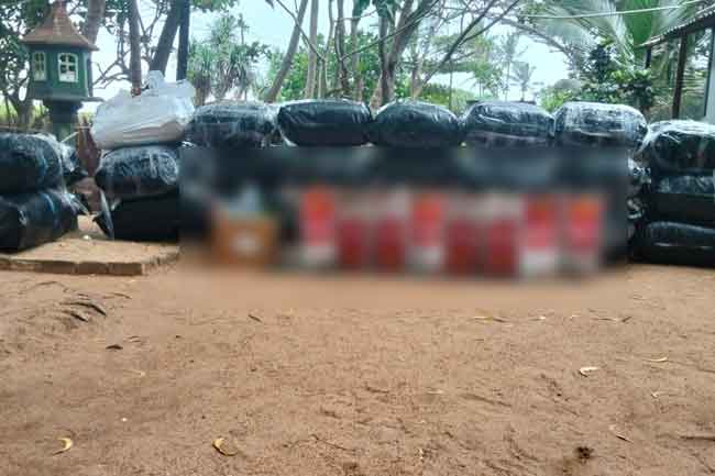 බීඩි කොළ, විදේශීය දුම්වැටි සහ නීතිවිරෝධී කෘෂි රසායනික ද්‍රව්‍ය තොගයක් වෙරළ ආරක්ෂක දෙපාර්තමේන්තු භාරයට