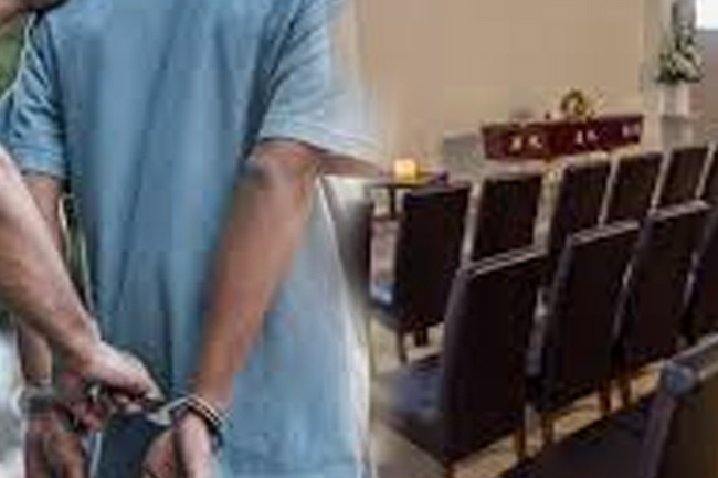 මල් ශාලාවක් පවත්වාගෙන යන මුවාවෙන් හෙරොයින් වික්ක මව සහ පුතු අත්අඩංගුවට