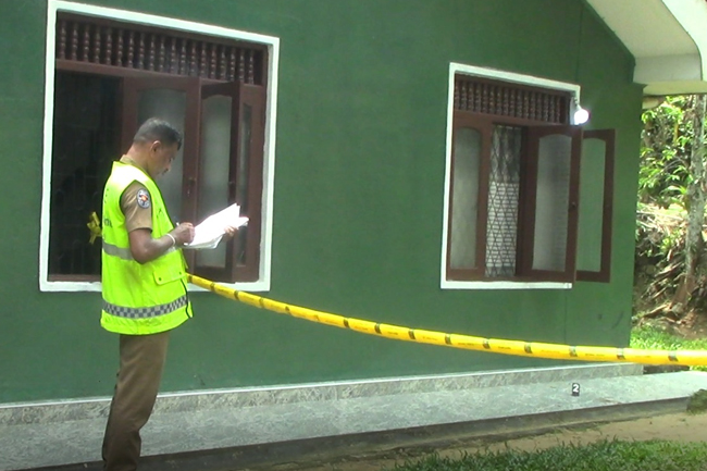 අයියාගේ පොලු පහරින් මල්ලී අවසන්ගමන් යයි