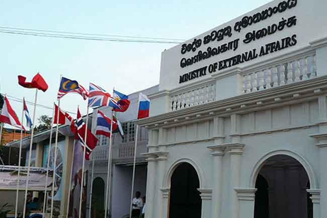 ගැටුම් නතර කරන්නැයි ශ්‍රී ලංකා රජය ඉල්ලයි 