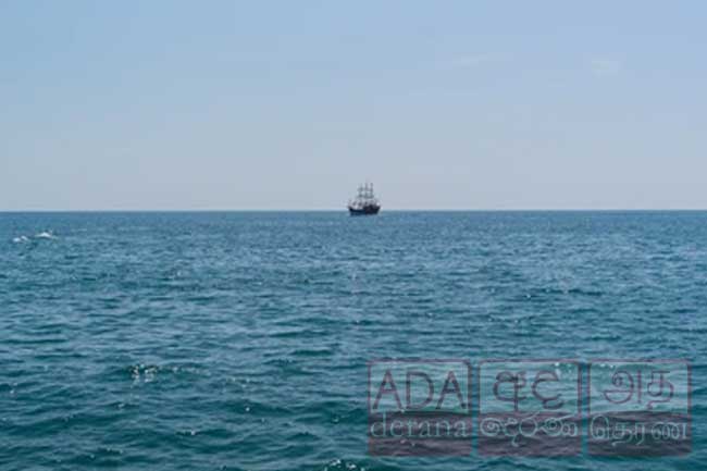 අනතුරට පත්වූ නෞකාව ඉරාන නාවික හමුදාවේ - නැවේ සිටි 35ක් බේරාගැනේ 