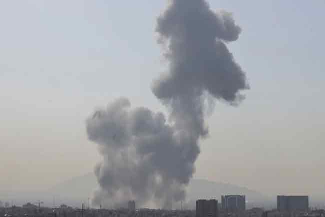 වයඹ දිග ඉරානයේ බුකන් නගරයේ දරුණු පිපිරීමක් 