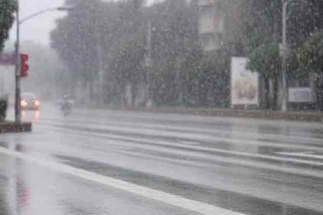 පස්වරු 2න් පසුව ස්ථාන කිහිපයකට වැසි 