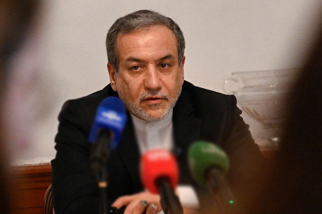 අමෙරිකානු ප්‍රහාර හමුවේ මුහුදුබත් වූ නෞකාව ගැන ඉරාන විදෙස් ඇමතිගෙන් ප්‍රකාශයක්