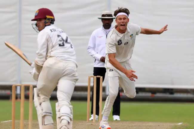 පන්දු පහකින් කඩුලු පහක් -  පළමු පෙළ නව ක්‍රිකට් වාර්තාවක් 