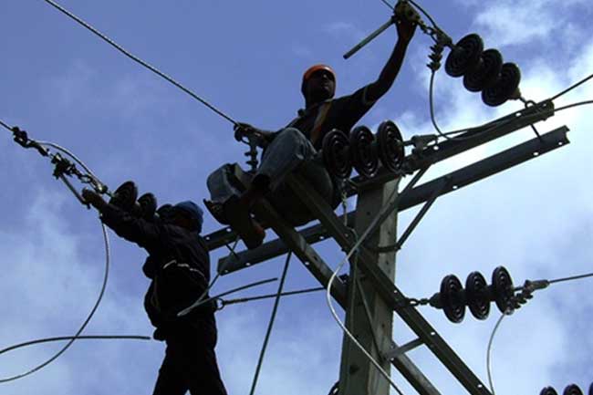 ලංකා විදුලිබල මණ්ඩල සේවකයින්ට සියයට 25ක වැටුප් වැඩිවීමක් 