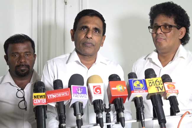 ඉරාන නෞකාවලින් මුදාගත් පිරිසට මාසයක Free වීසා 