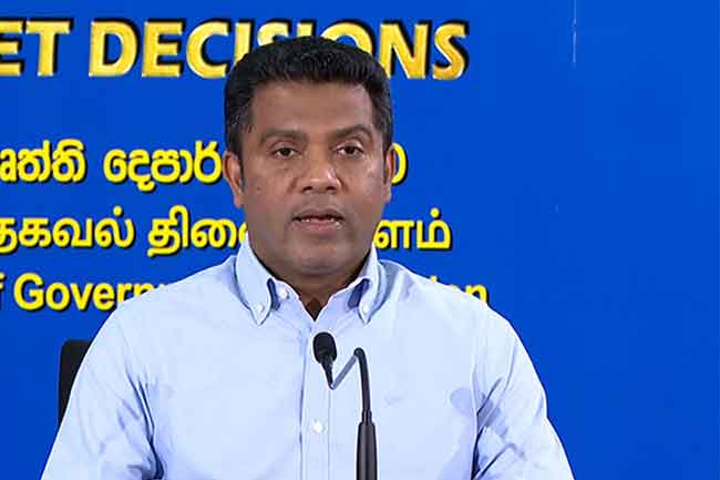 සංචිත තිබියදී තෙල් මිල වැඩි කළ හේතුව නලින්ද කියයි