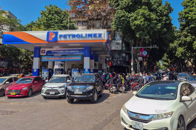  මැදපෙරදිග ගැටුම් හේතුවෙන් වියට්නාමය නිවසේ සිට වැඩ අරඹයි