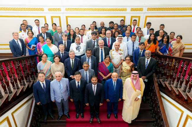 ශ්‍රී ලංකාව 2026 අයෝරා දිනය සමරයි 