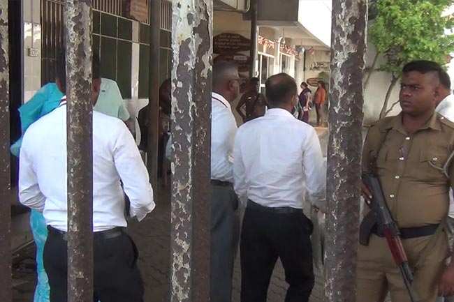 අත්අඩංගුවට ගත් RMV නිලධාරීන් සිව්දෙනා රිමාන්ඩ්