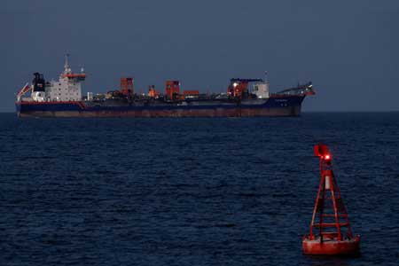 ඉන්දීය නෞකා දෙකකට හෝමූස් පසු කිරීමට අවසර