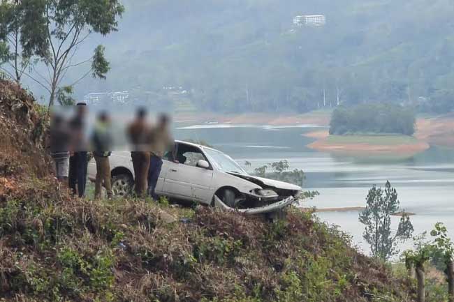 ශ්‍රීපාද වන්දනාවේ පැමිණ අනතුරකට ලක්වූ රථයේ රියදුරා මත්ද්‍රව්‍ය ගෙන තිබූ බවට හෙළිවෙයි 