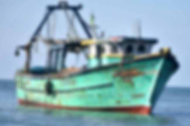 දෙවුන්දර මුහුදේදී මත්ද්‍රව්‍ය සමඟ ධීවර යාත්‍රාවක් නාවික හමුදා භාරයට 