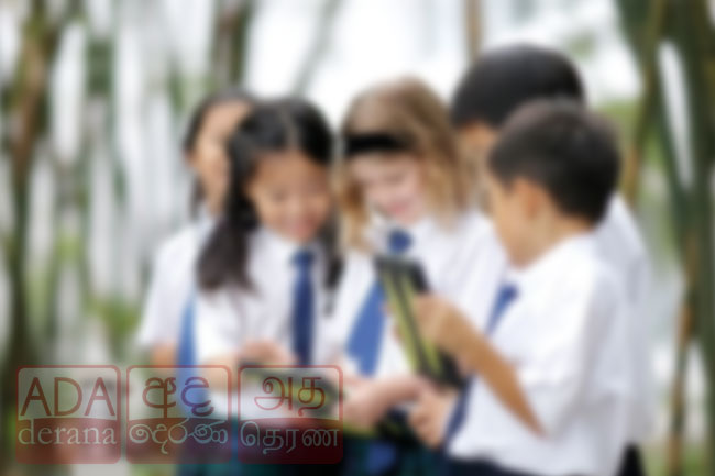 පෞද්ගලික පාසල් සඳහාත් බදාදා නිවාඩු ලබාදෙන්නැයි ඉල්ලීමක් 