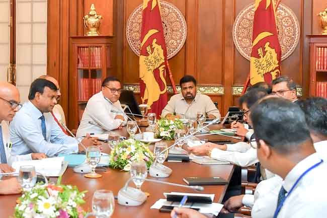 ඉන්ධන මිල කළමනාකරණය සඳහා ගත හැකි පියවර ගැන සාකච්ඡාවක් 