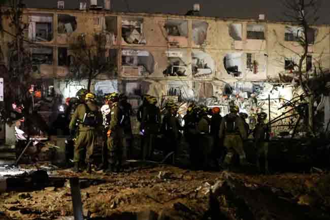 ඊශ්‍රායලයට එල්ල වූ ප්‍රහාර වීඩියෝ කරන්න ගිය ලාංකිකයන් සිව් දෙනෙකුට තුවාල 