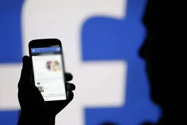 ඉන්ධන නොමැති බවට අසත්‍ය තොරතුරු ප්‍රචාරය කළ පුද්ගලයෙකු අත්අඩංගුවට