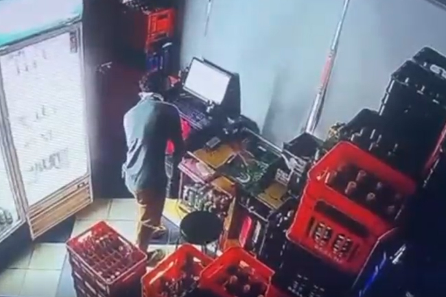 මෝදර සුදා අත්අඩංගුවට