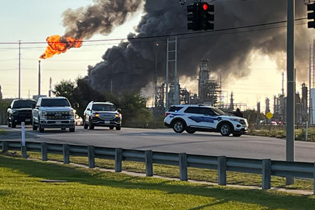 ටෙක්සාස්හි තෙල් පිරිපහදු බලාගාරයක පිපිරීමක් 