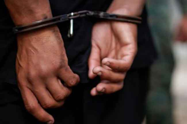 වලානේ ස්ථානාධිපති බව පවසමින් ව්‍යාපාරිකයන්ගෙන් සල්ලි ගැරූ පුද්ගලයෙක් අත්අඩංගුවට