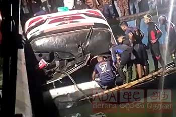 බංග්ලාදේශයේ බස් රථයක් ගඟකට වැටී 16කට දිවි අහිමි වෙයි