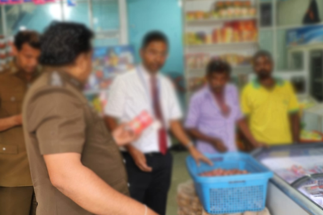 භාණ්ඩ සඟවමින් වැඩි මිලට බඩු විකුණන කූඨ වෙළෙඳුන් සොයා විමර්ශන