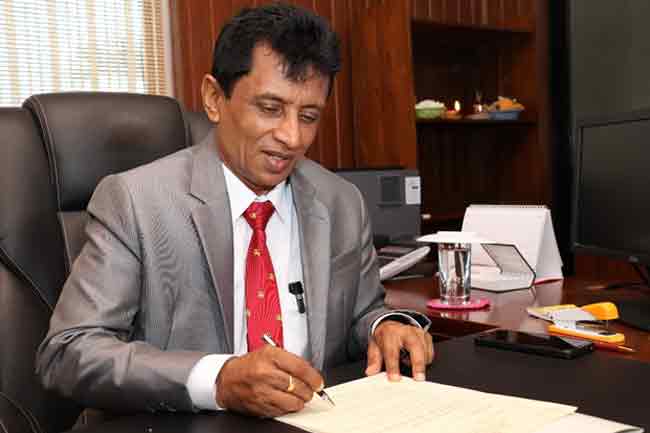 RMV ලොක්කා CID අත්අඩංගුවට 