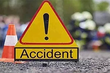 ත්‍රීරෝද රථයක් ප්‍රපාතයකට පෙරළීමෙන් පුද්ගලයෙක් මරුට