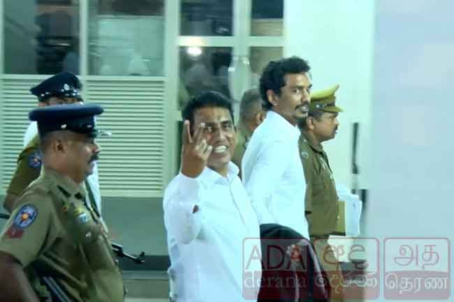 හිටපු ඇමති ජොන්ස්ටන්ගේ පුතුන් දෙදෙනාට ඇප