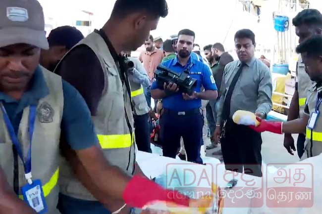 මත්ද්‍රව්‍ය බවට සැක උර තොගයක් සමග නාවික හමුදා භාරයට ගත් බහුදින යාත්‍රාව දික්ඕවිටට