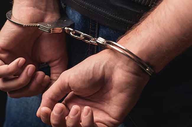 වාහන ජාවාරමේ යෙදුණු කල්ලියක් මාට්ටු