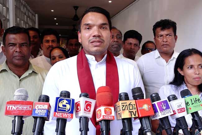 ගල්අඟුරු වංචාවට ජනපතිත් සම්බන්ධ බවට නාමල්ගෙන් චෝදනාවක් 