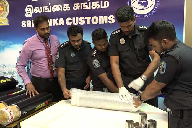 රු.කෝටි 25ක කුෂ් සමඟ පුද්ගලයෙකු ගුවන්තොටේ දී අත්අඩංගුවට