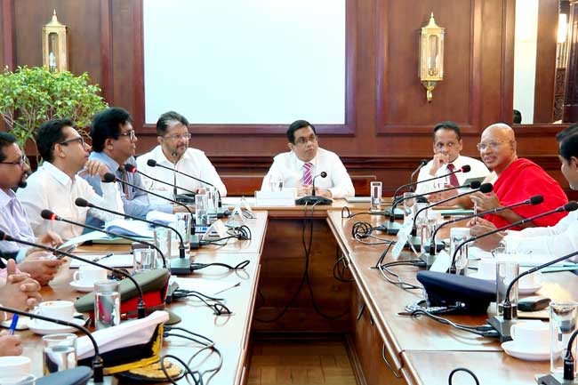 සාම පාගමනට රාජ්‍ය අනුග්‍රහය