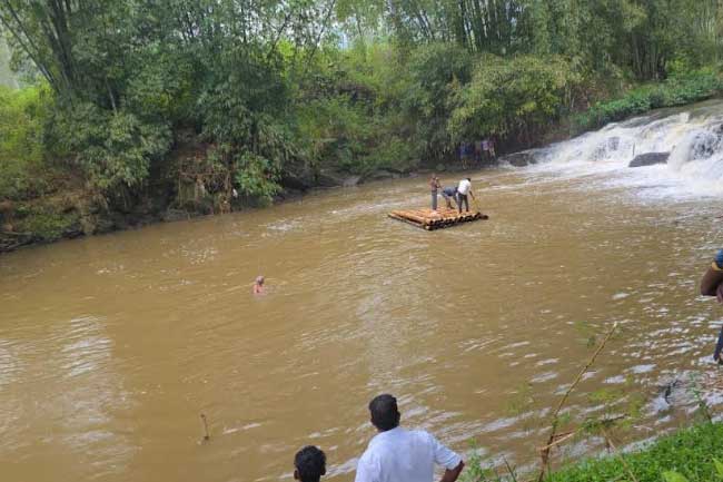 කෙසෙල්ගමු ඔයේ ගිලි පාසල් සිසුවෙක් අතුරුදන්