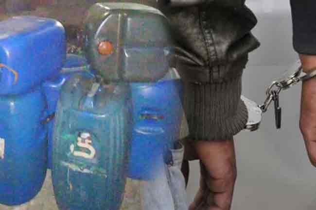 ඩීසල් ලීටර් 826ක් සමග සැකකරුවන් දෙදෙනෙකු අත්අඩංගුවට