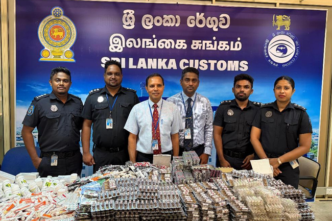 නීතිවිරෝධීව ගෙන ආ ඖෂධ තොගයක් සමග සිව්දෙනෙකු අත්අඩංගුවට