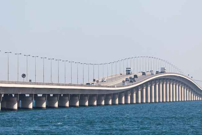 සෞදි අරාබිය සහ බහරේනය යා කරන පාලම දින නියමයක් නොමැතිව වසා දමයි