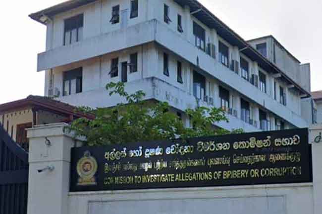 සරත් කෝන්ගහගේ සහ දේවප්‍රිය අබේසිංහ අත්අඩංගුවට