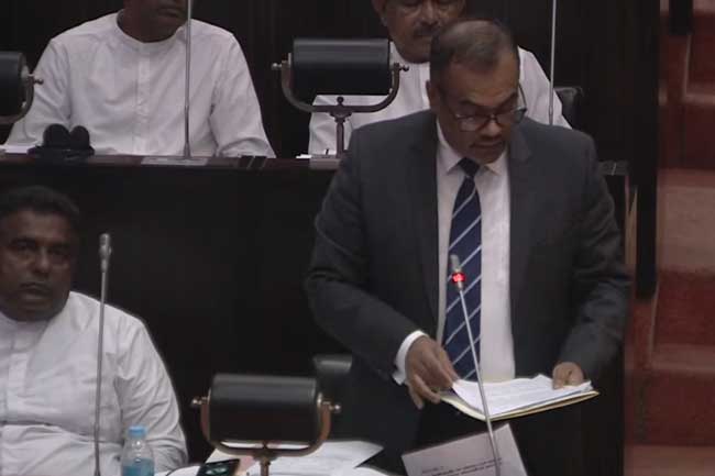 වසර හතරක් තුළ විවිධ අර්බුද හමුවේ ආයතන ලක්ෂ දෙකකට වැඩි ගණනක් වහලා