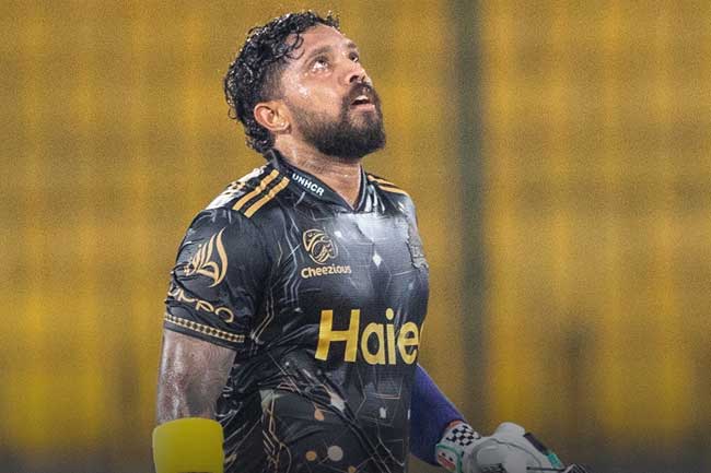 කරච්චි කිංග්ස්ට එරෙහිව කුසල්ගෙන් ප්‍රවේගකාරී ශතකයක්