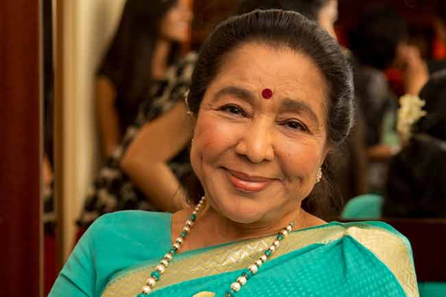 ප්‍රවීණ ගායන ශිල්පිනී ආශා බෝස්ලේ රෝහල්ගත කෙරේ