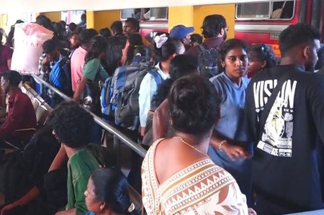 ගම්බිම් බලා යන ජනතාවට අදත් විශේෂ බස් රථ සහ දුම්රිය සේවා 