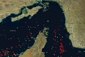 හෝමූස් හරහා අමෙරිකානු නාවික හමුදා නෞකා දෙකක් යාත්‍රා නොකළ බව ඉරානය කියයි