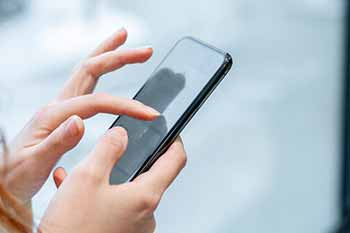 අලුත් අවුරුදු සමයේ සමාජ මාධ්‍ය භාවිතය ගැන පොලිසියෙන් අනතුරු ඇඟවීමක්