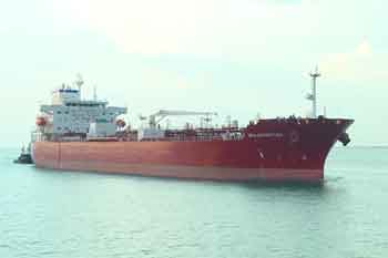 විදුලි උත්පාදනයට අවශ්‍ය දැවිතෙල් නැවක් දිවයිනට