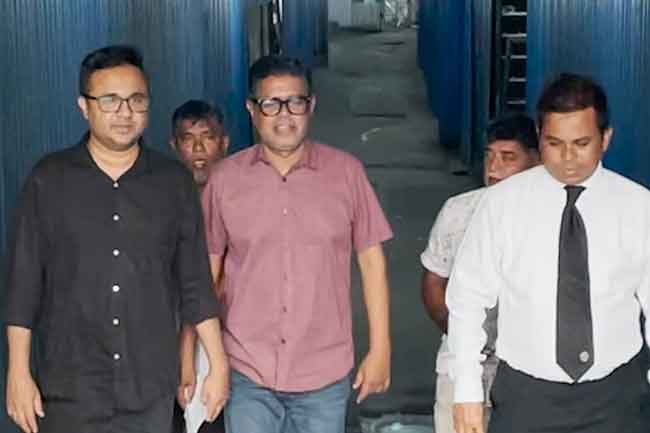 ගල්අඟුරු වංචාවක් සම්බන්ධව මුජිබුර්ගෙන් CIDයට පැමිණිල්ලක්